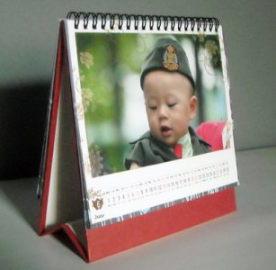 妞妞過(guò)生日照片印上臺(tái)歷